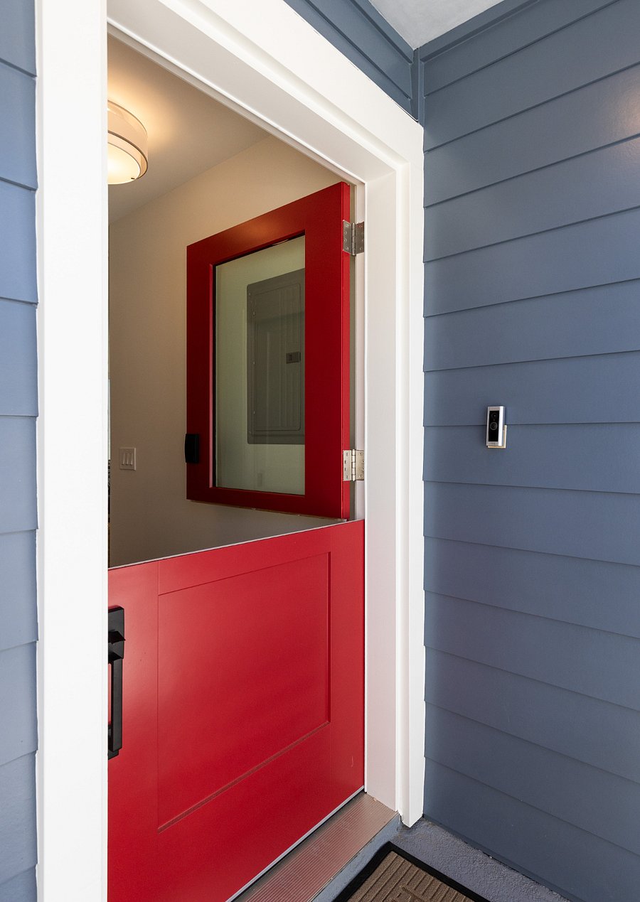Dutch door for a nice breeze