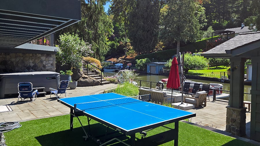 Deck and bay w/ ping pong and Bocci court right outside your door