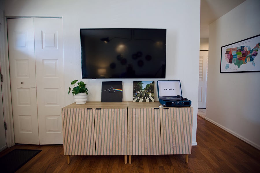 Entertainment stand