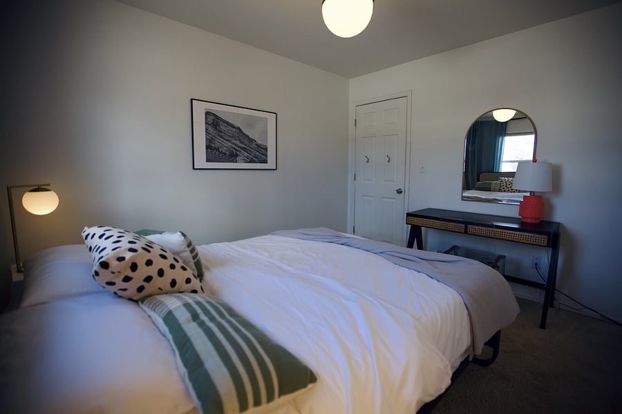 Bedroom 3 desk