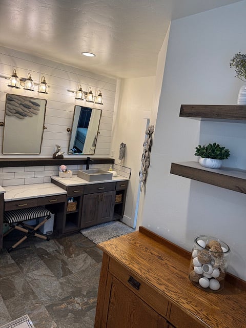 Master bath off main bedroom