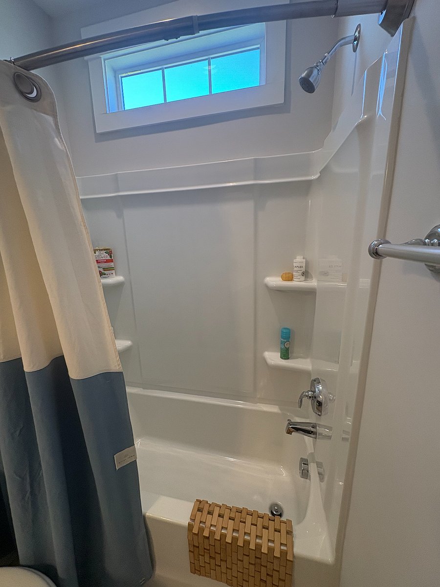 Tub & Shower in private bath