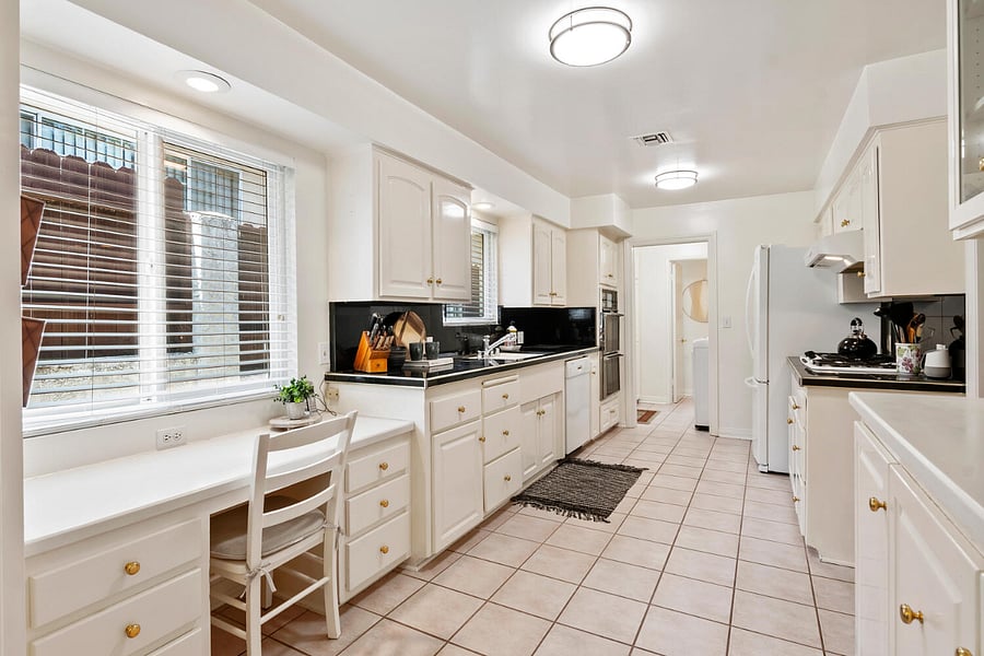 Furnished Finder property 872535_1 photo 3