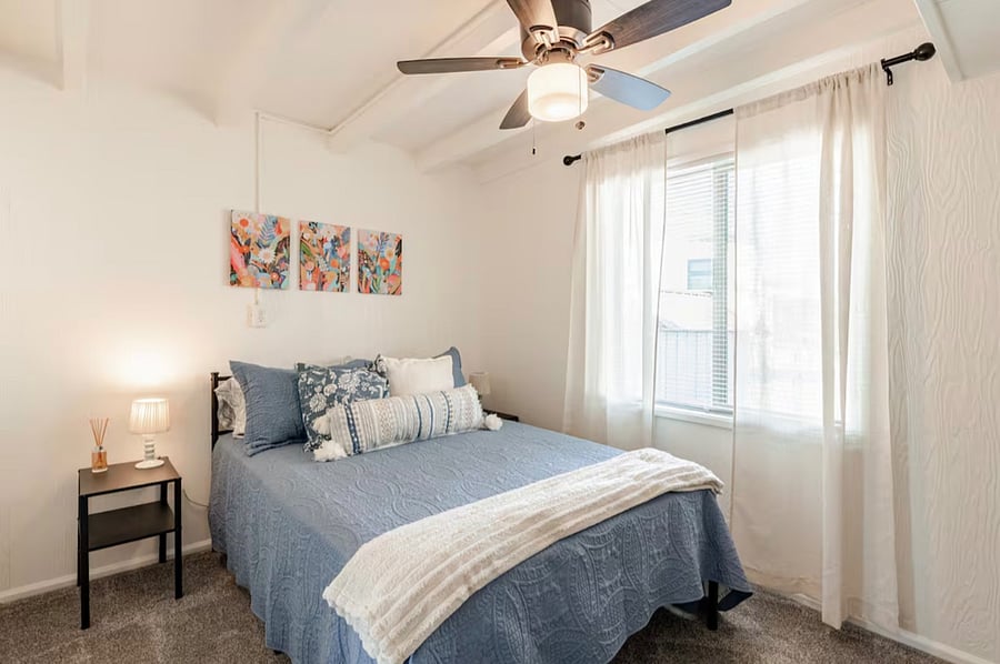 2nd bedroom with full bed