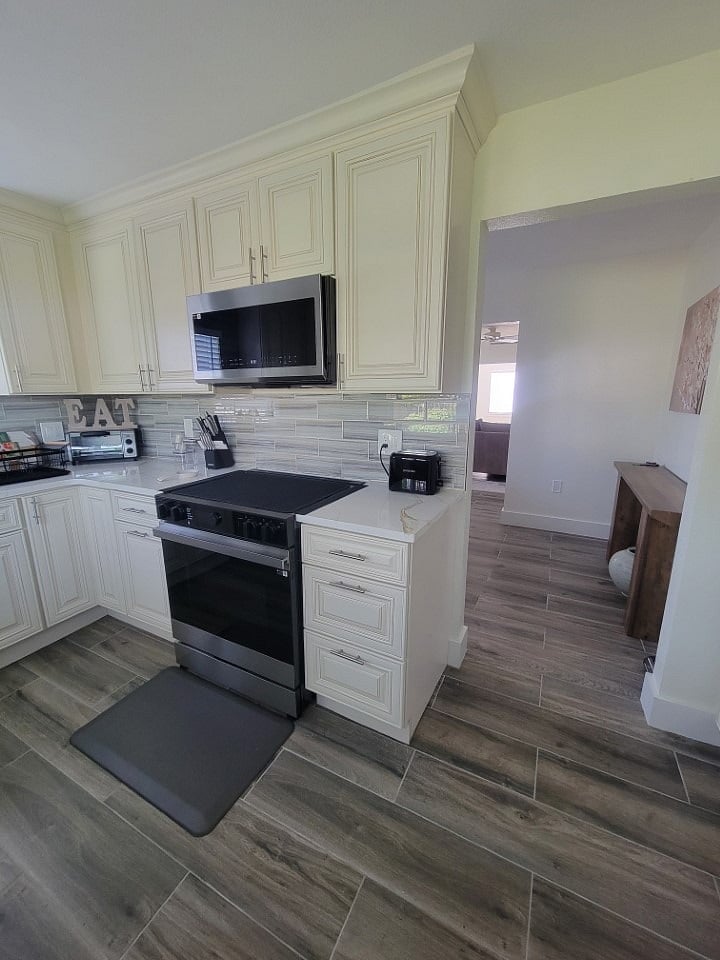 Furnished Finder property 872605_1 photo 16