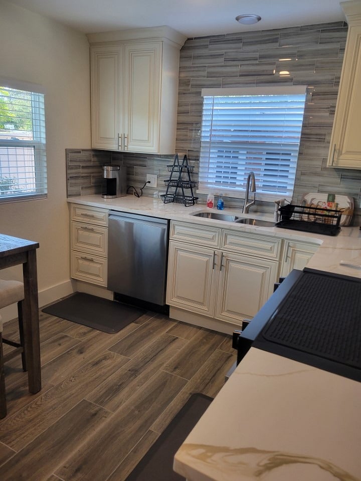 Furnished Finder property 872605_1 photo 17