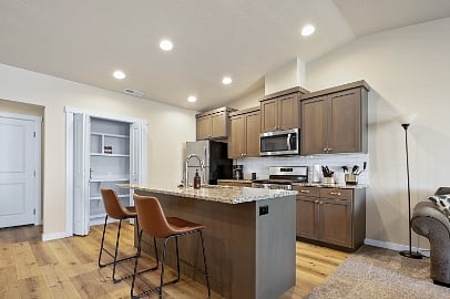 Furnished Finder property 872646_1 photo 4