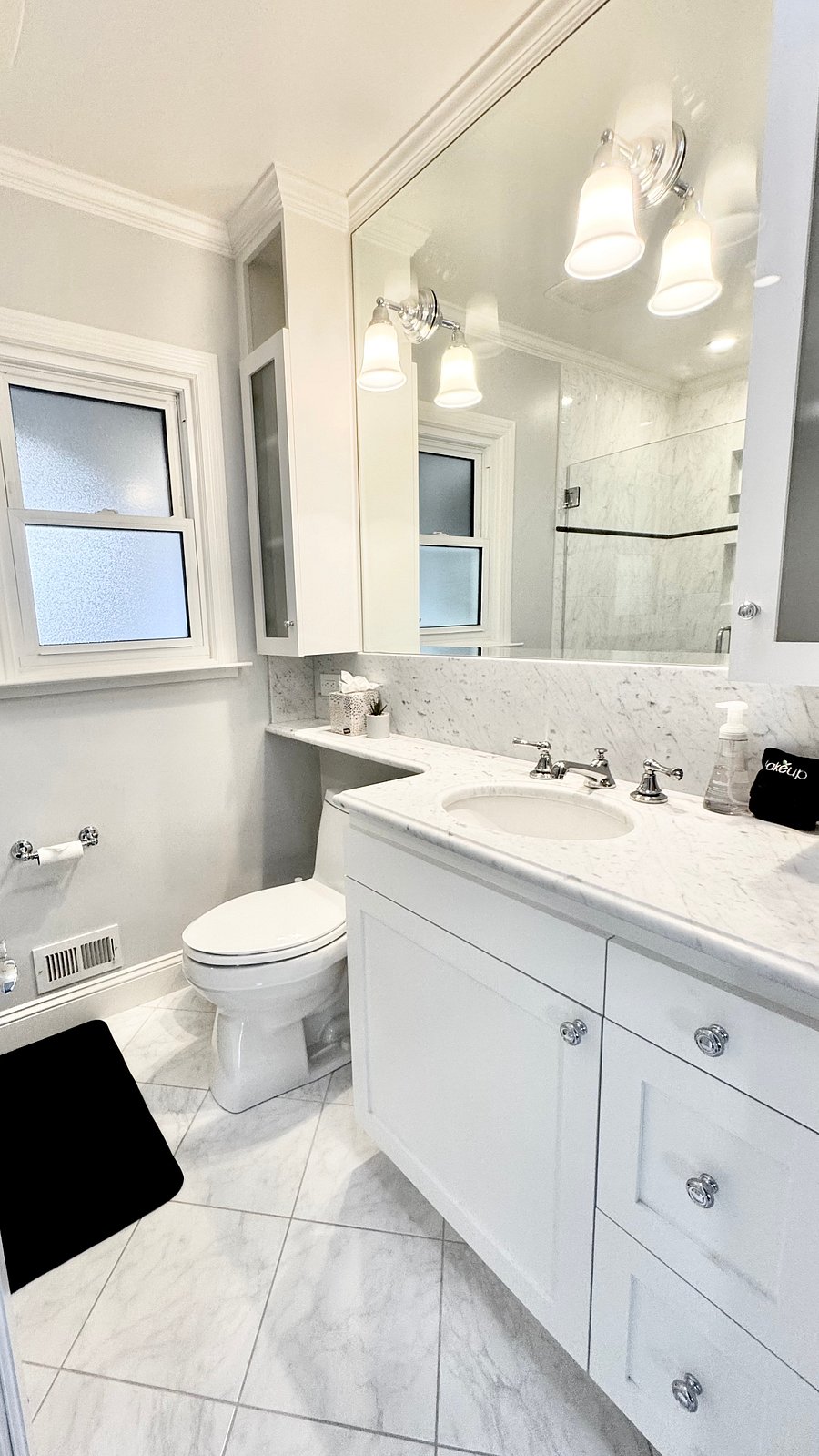 In-suite full bathroom of Bedroom 1/master bedroom