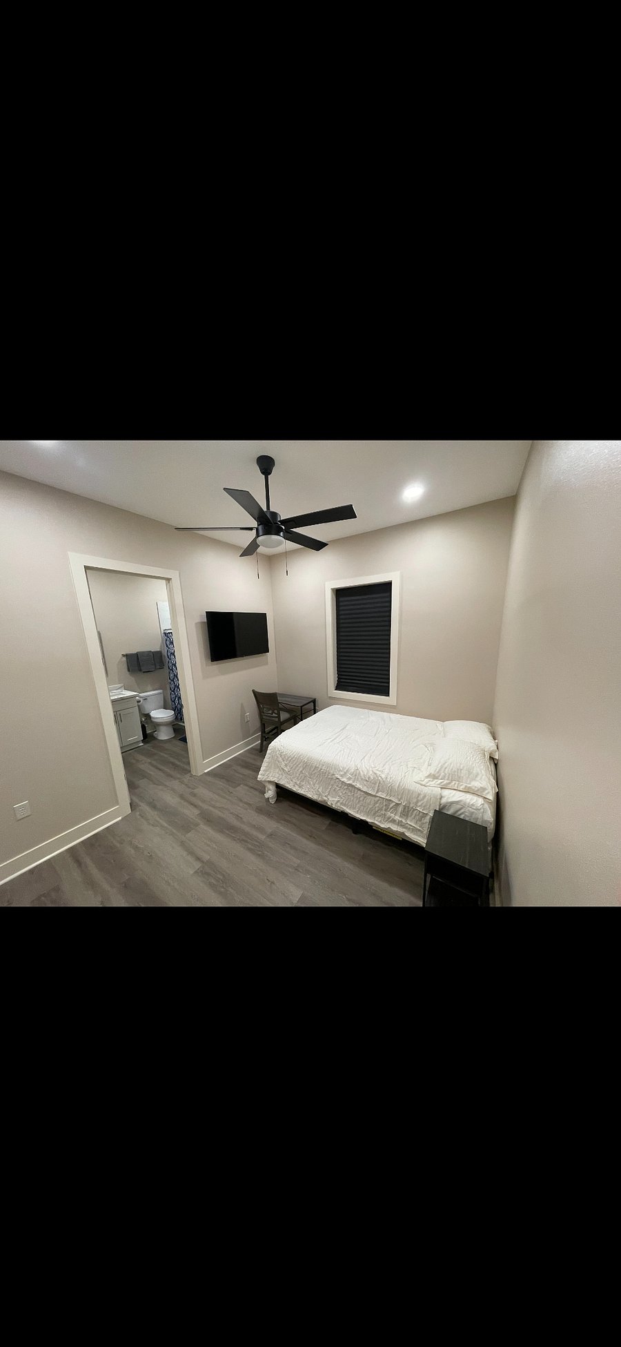 Medium Suite