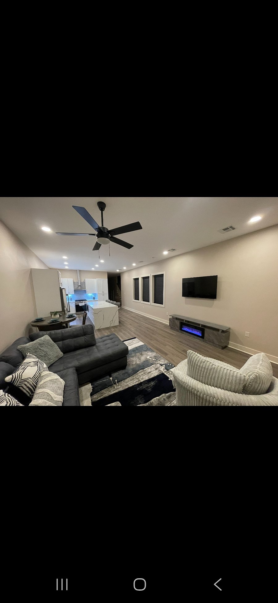 Living Room/Kitchen