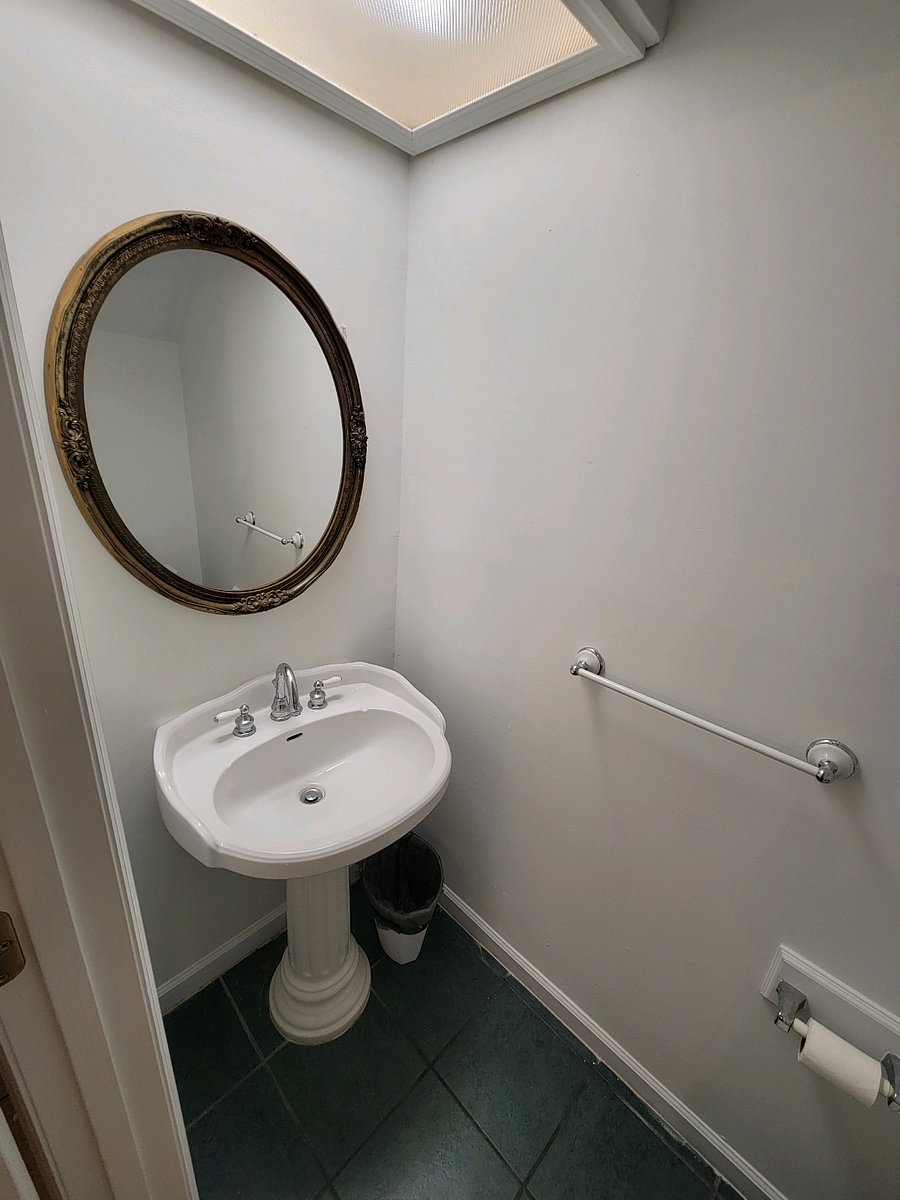 Furnished Finder property 872696_1 photo 9