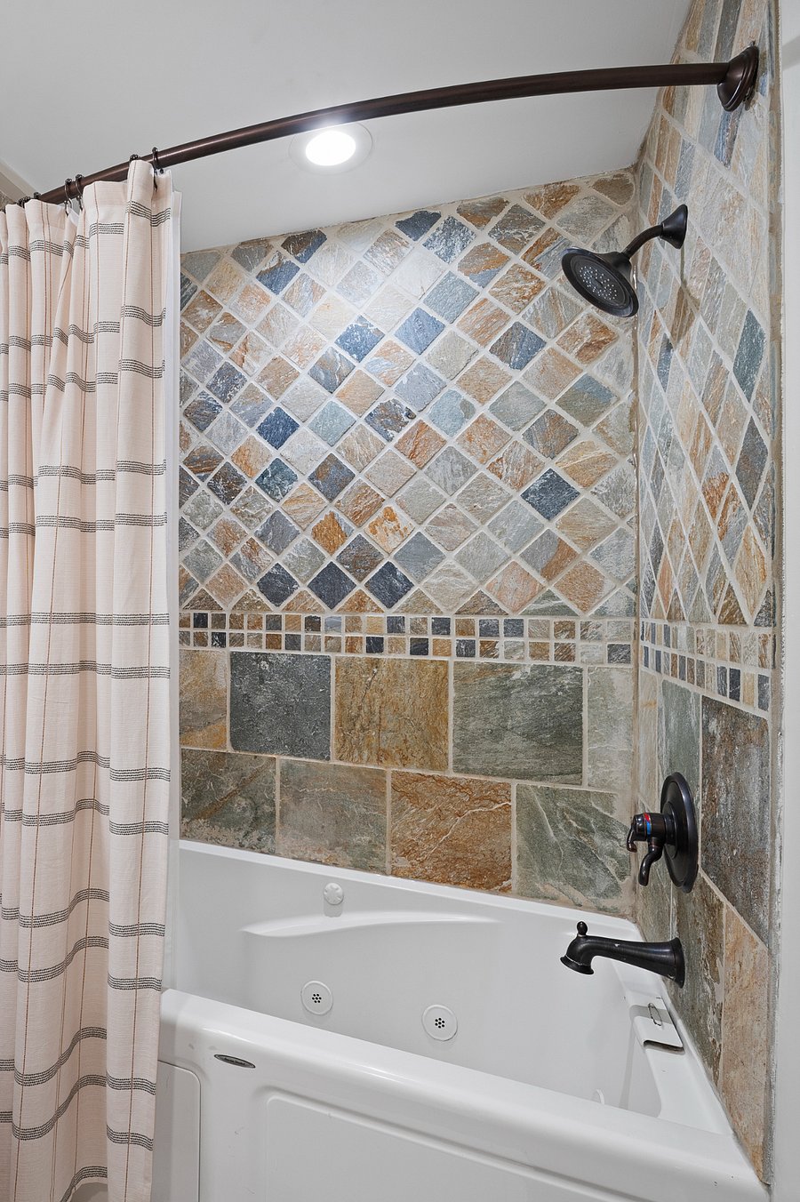Furnished Finder property 872704_1 photo 22