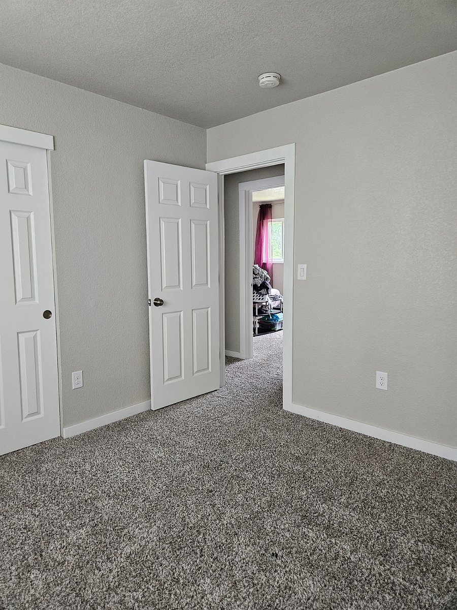 Bedroom #1 ($1,000) - available October 27
