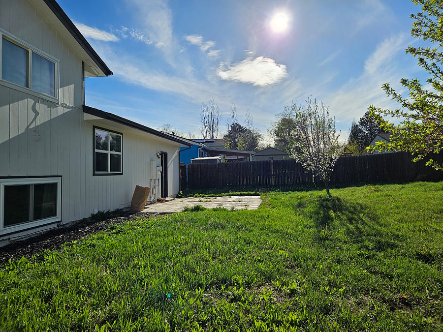 Huge backyard for pet-friendly home!