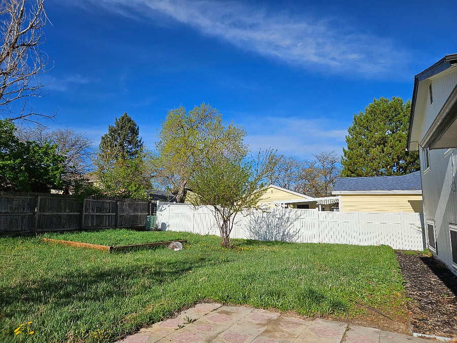 Huge backyard for pet-friendly home!