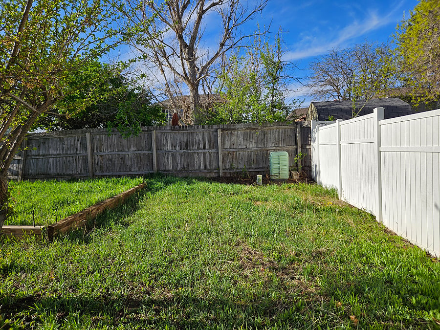 Huge backyard for pet-friendly home!