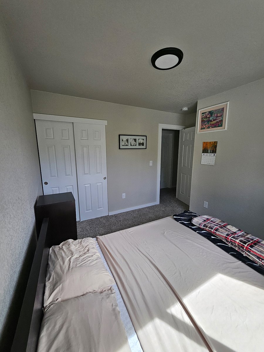 Smaller bedroom with queen size bed available starting December 23