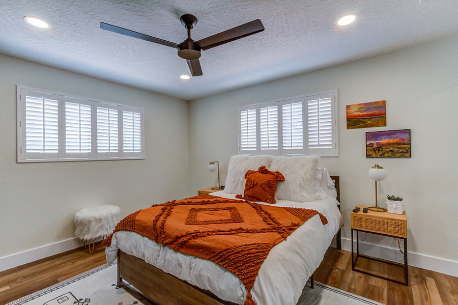 2nd Bedroom with Queen Bed