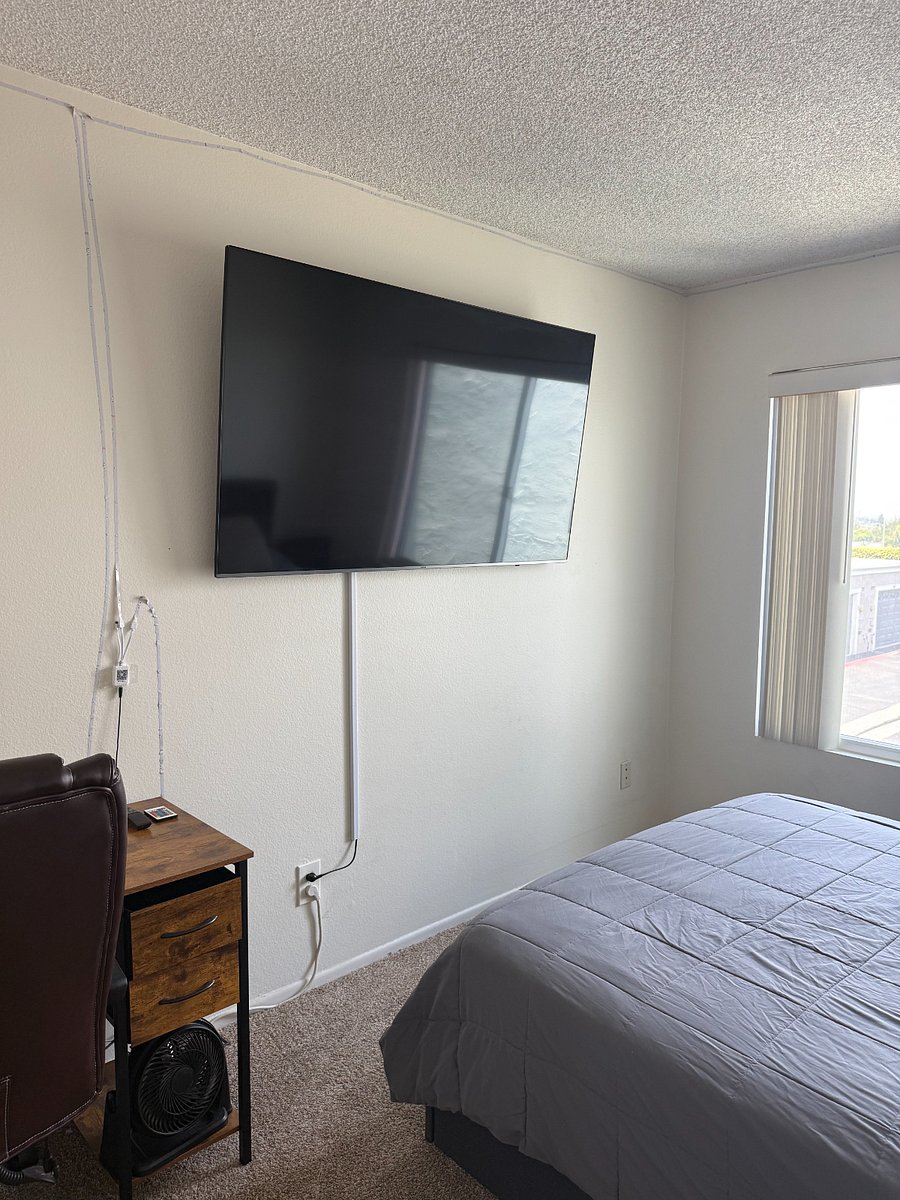 Guest bedroom