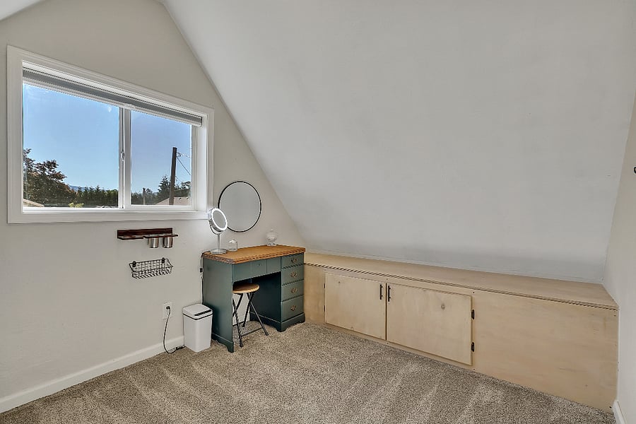 2nd bedroom. 