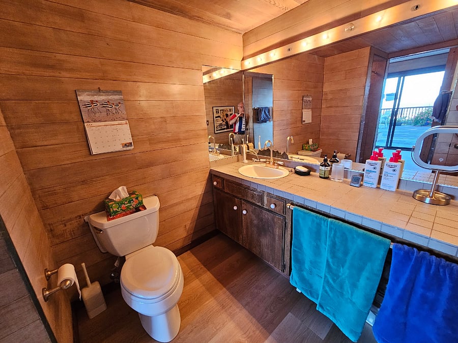 Master Bedroom Bathroom