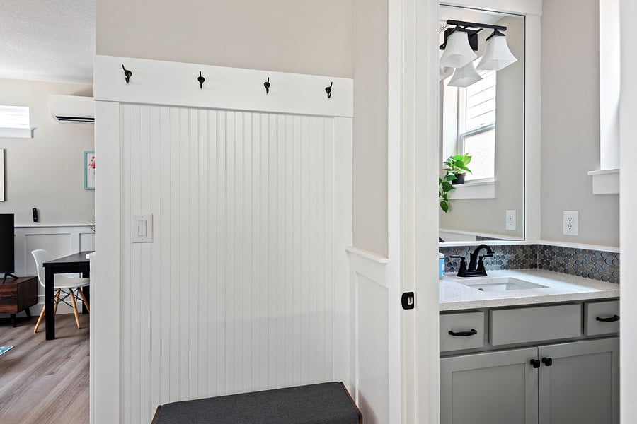 Ground floor half-bathroom