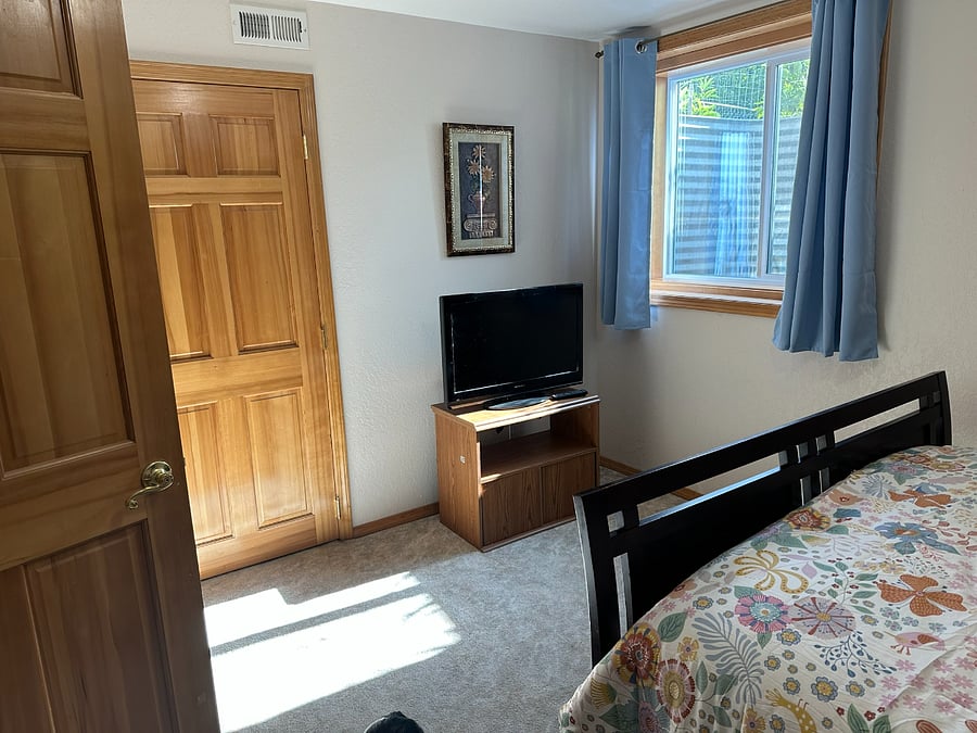 The Smart TV in your bedroom is equipped with a Roku device and access to Xfinity channels. Youre welcome to personalize your viewing experience by logging into your own streaming apps for additional entertainment. 