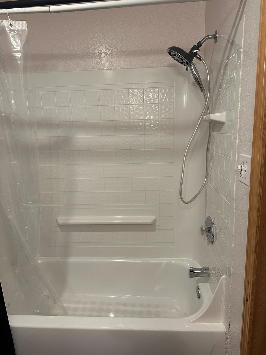 The shower head has GREAT water pressure!