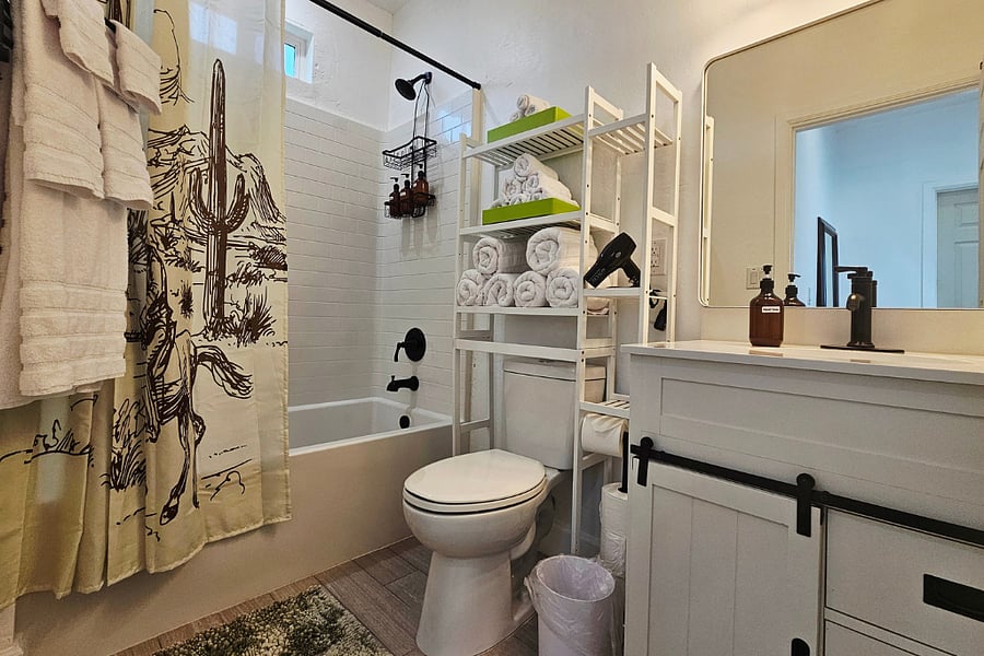 Spacious bath with deep tub for a nice soak after a long day...