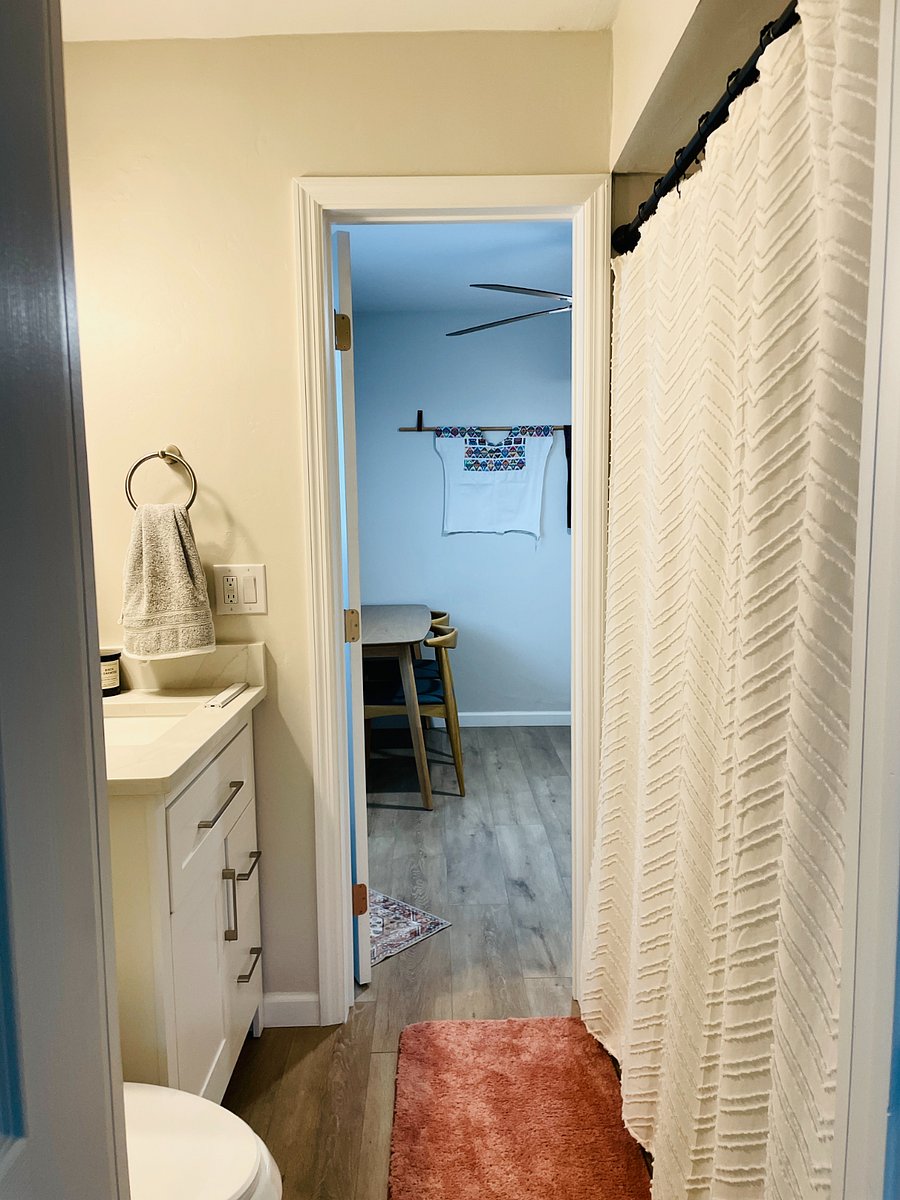 Private bathroom that connects to queen bedroom and home office (in other words a Jack and Jill bathroom!)