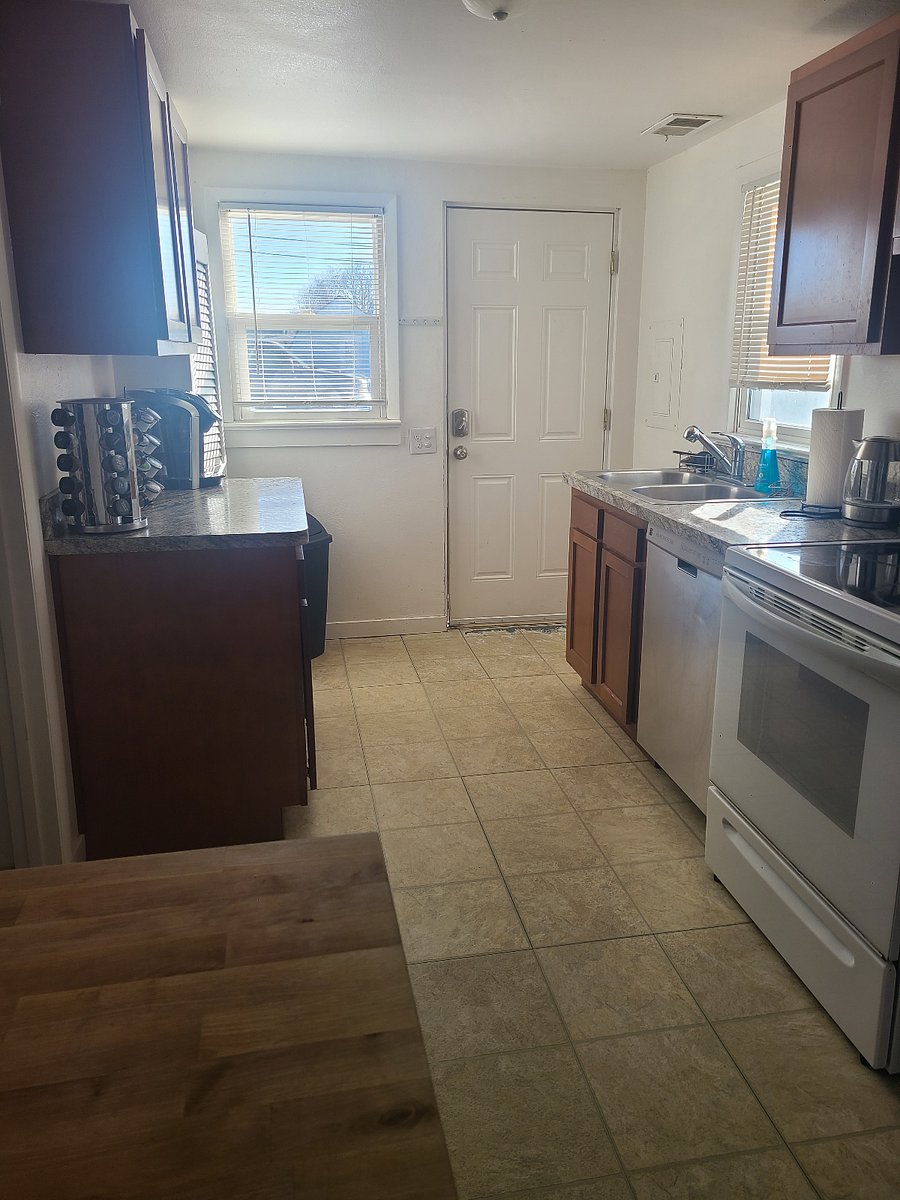 Kitchen entry