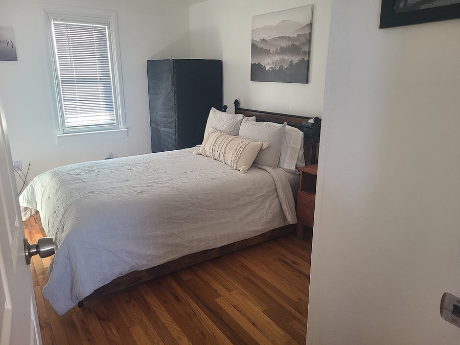Secondary bedroom