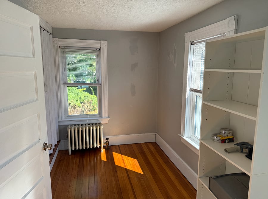 Spare bedroom
