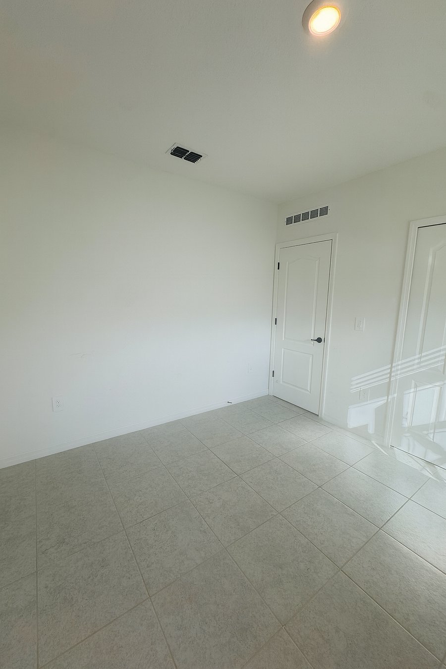 Furnished Finder property 873614_2 photo 13
