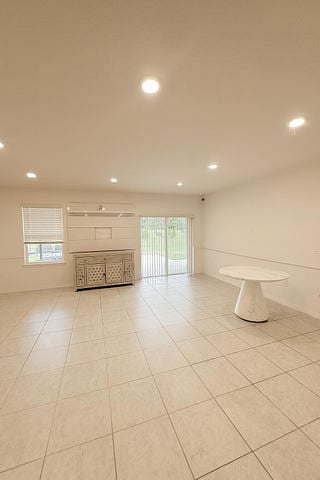 Furnished Finder property 873614_2 photo 9