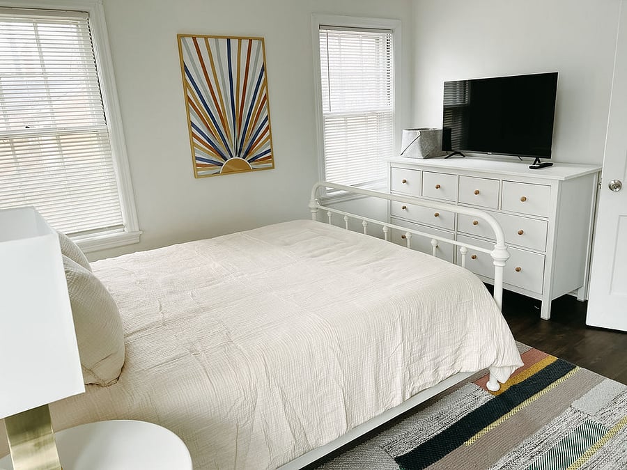 Retreat to the comfort of a queen-size bed that promises a great nights sleep with fresh linens. This room features a smart TV for late-night entertainment, smart USB ports for convenient phone charging, and a spacious closet and dresser to unpack and settle in. A full-length mirror and central air conditioning and heating ensure youre comfortable and refreshed.