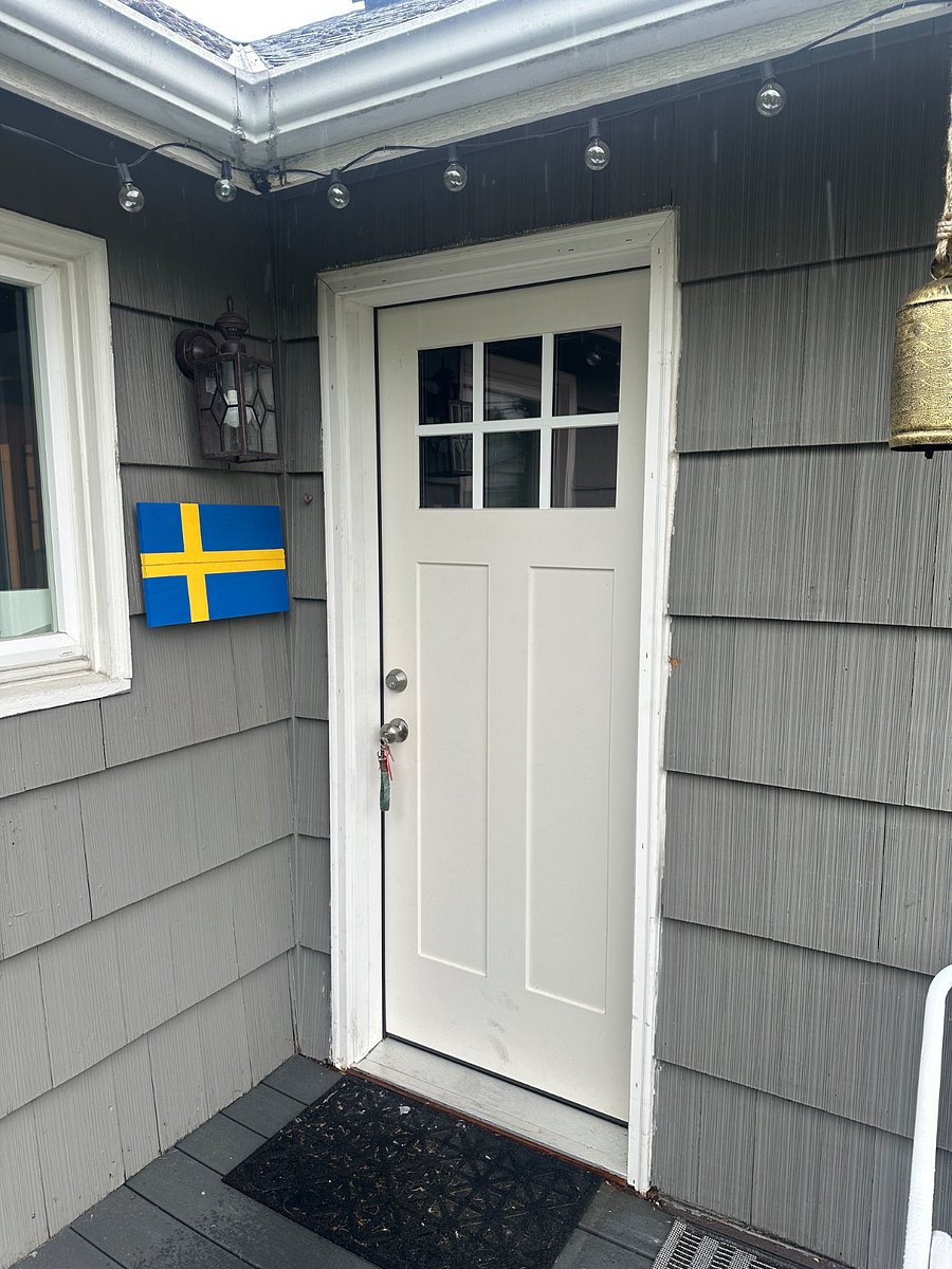Entrance off the back deck.