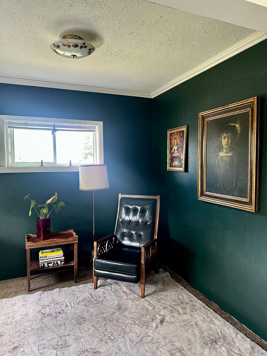 Front sitting room. Available for a desk to be placed for work room.