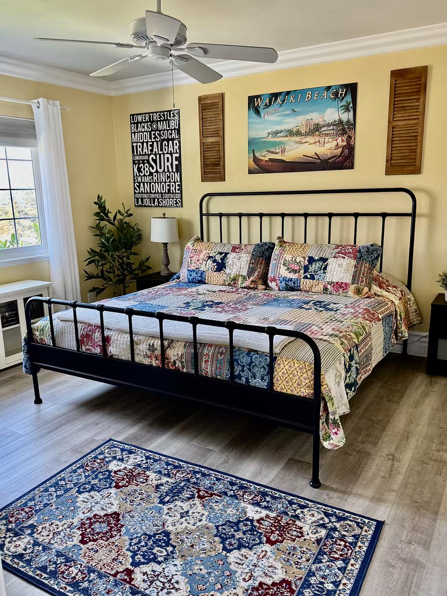Master bedroom - King bed