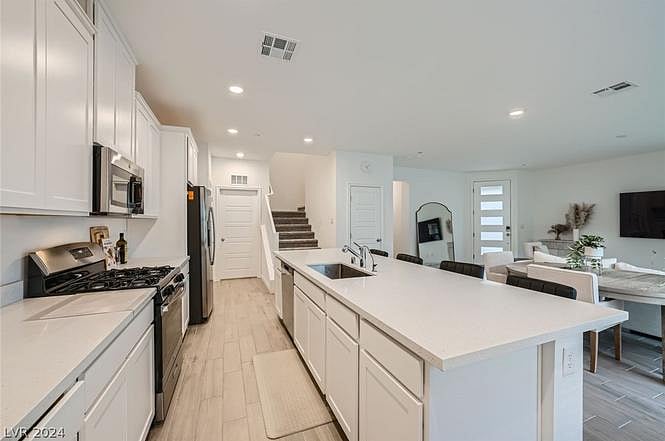Furnished Finder property 873739_1 photo 8