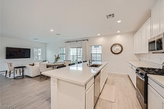 Furnished Finder property 873739_1 photo 11