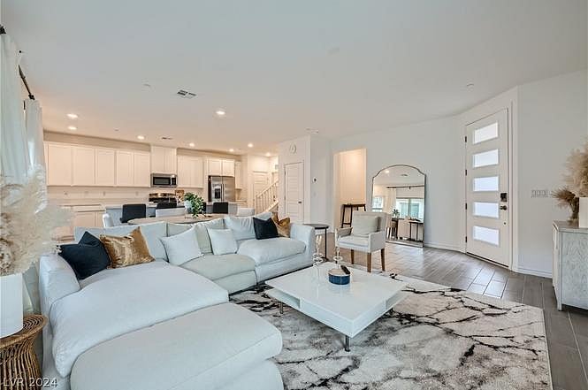 Furnished Finder property 873739_1 photo 3