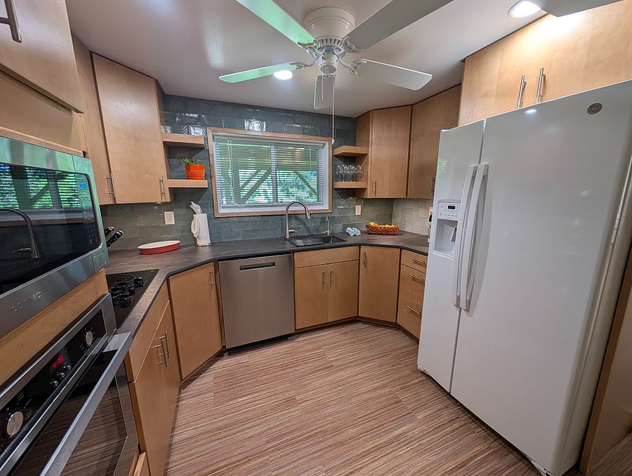 Full kitchen w/all major & small appliances - convection oven, built in microwave