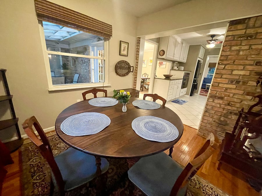 Breakfast nook