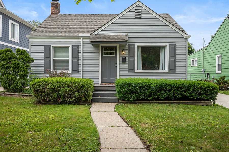 Welcome to your typical Royal Oak ranch. The grass is always greener here.