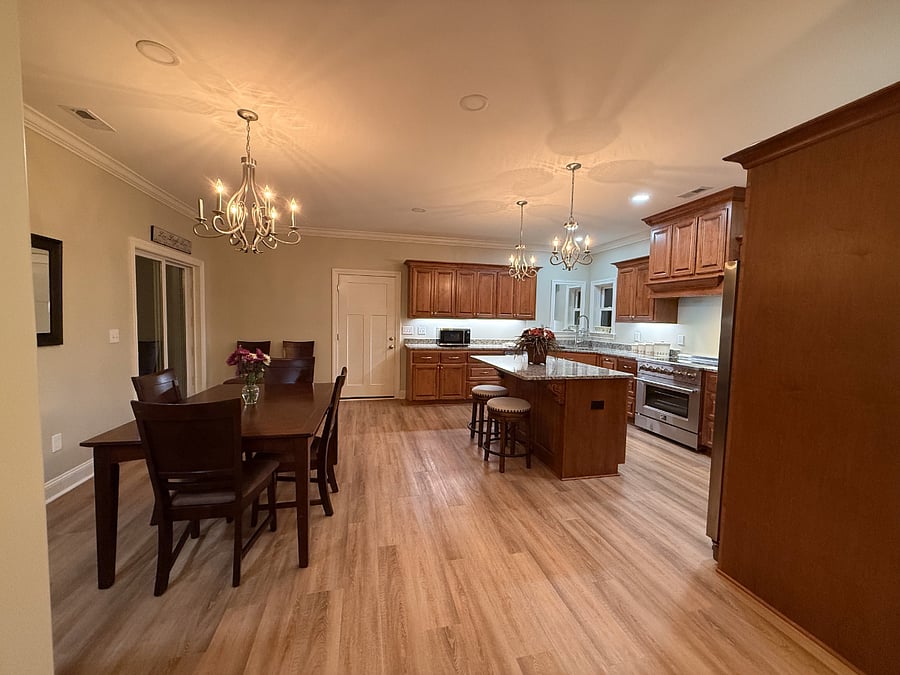 Kitchen - Dining area