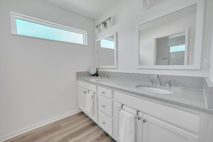 Double sink master bath