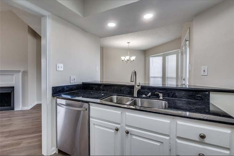Furnished Finder property 874030_1 photo 3