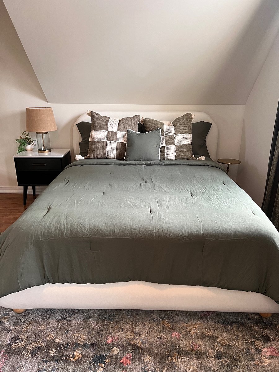 Queen  bed
