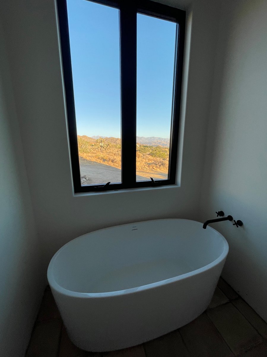 Large soaking tub